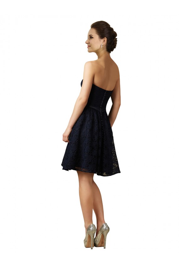 Online Classic Knee Length Lace Bridesmaid Dress / Cocktail Dress with Notched Neckline UK